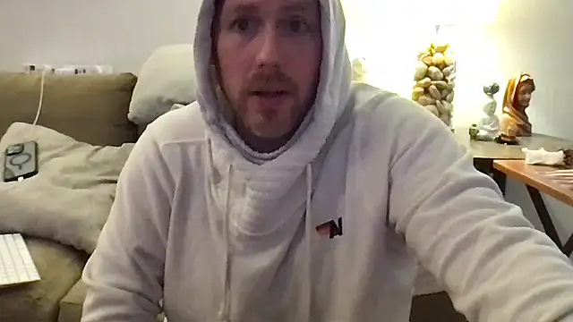 Snapshot of Rock_Pierce chatting on April 27, 7:01 pm Rock Pierce online show from April 27, 7:01 pm