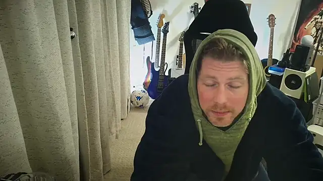 Snapshot of Rock_Pierce chatting on May 4, 10:18 am Rock Pierce online show from May 4, 10:18 am