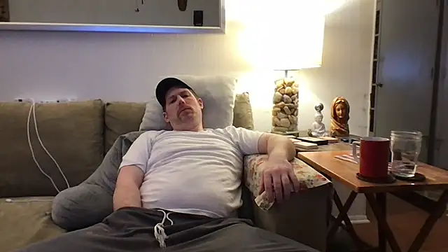 Snapshot of Rock_Pierce chatting on December 17, 11:32 pm Rock Pierce online show from December 17, 11:32 pm