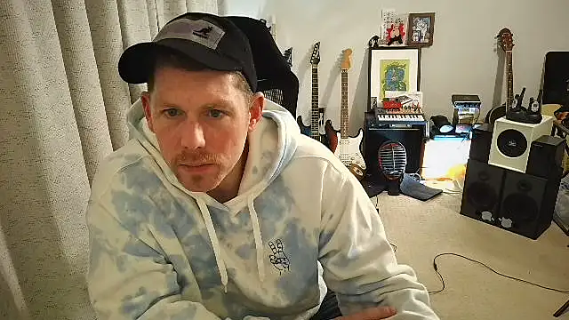 Snapshot of Rock_Pierce chatting on November 9, 8:07 am Rock Pierce online show from November 9, 8:07 am