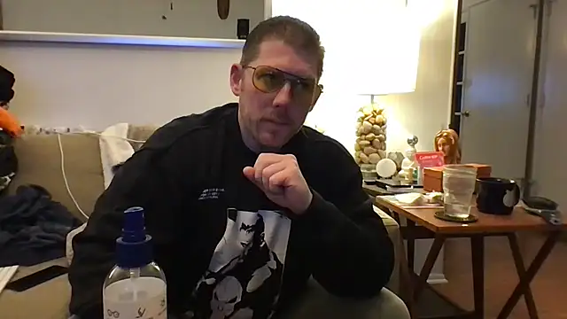 Snapshot of Rock_Pierce chatting on November 21, 11:04 pm Rock Pierce online show from November 21, 11:04 pm