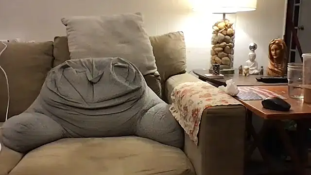 Snapshot of Rock_Pierce chatting on October 22, 11:36 pm Rock Pierce online show from October 22, 11:36 pm