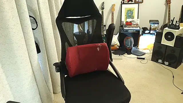 Snapshot of Rock_Pierce chatting on November 7, 7:51 pm Rock Pierce online show from November 7, 7:51 pm