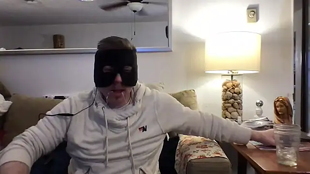 Snapshot of Rock_Pierce chatting on November 1, 3:50 pm Rock Pierce online show from November 1, 3:50 pm