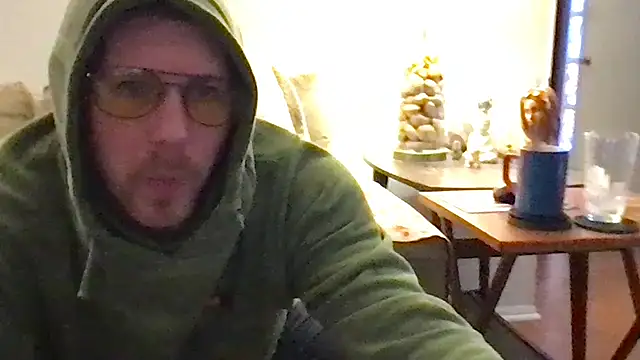 Snapshot of Rock_Pierce chatting on November 13, 4:44 pm Rock Pierce online show from November 13, 4:44 pm