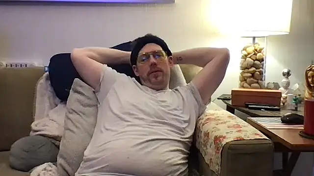 Snapshot of Rock_Pierce chatting on November 17, 7:18 pm Rock Pierce online show from November 17, 7:18 pm