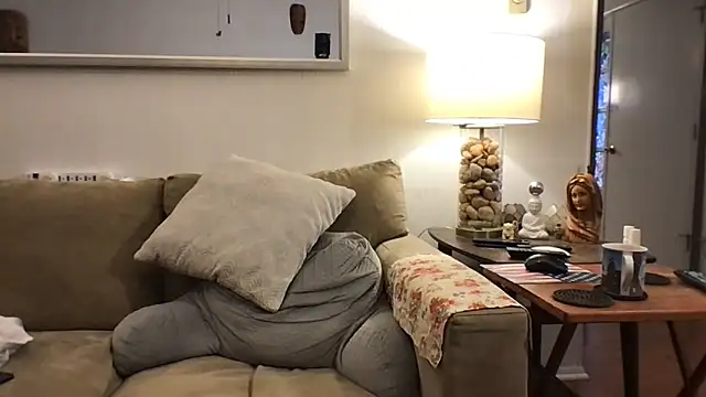 Snapshot of Rock_Pierce chatting on November 6, 7:40 pm Rock Pierce online show from November 6, 7:40 pm