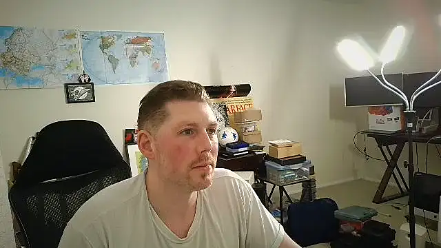 Snapshot of Rock_Pierce chatting on October 21, 6:46 am Rock Pierce online show from October 21, 6:46 am