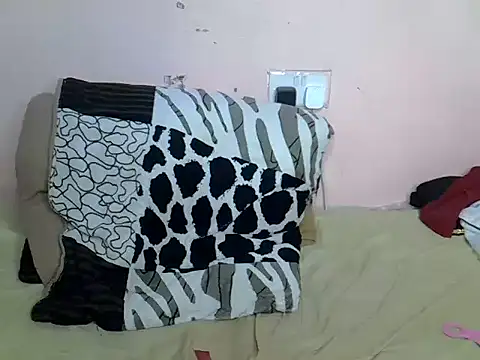 Snapshot of sweet_rozie chatting on December 20, 4:59 am sweet rozie online show from December 20, 4:59 am