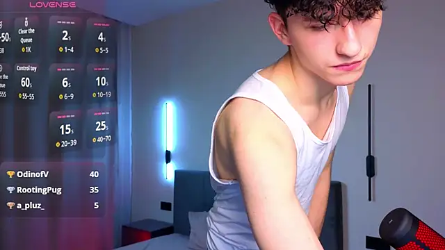 Snapshot of AmondCor chatting on October 8, 12:23 am AmondCor online show from October 8, 12:23 am