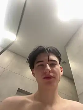 Snapshot of AmondCor chatting on December 6, 2:33 pm AmondCor online show from December 6, 2:33 pm