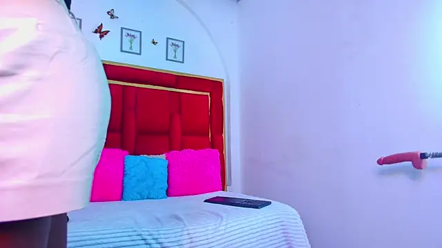 Snapshot of CoralHarrinson chatting on September 16, 8:10 pm CoralHarrinson online show from September 16, 8:10 pm