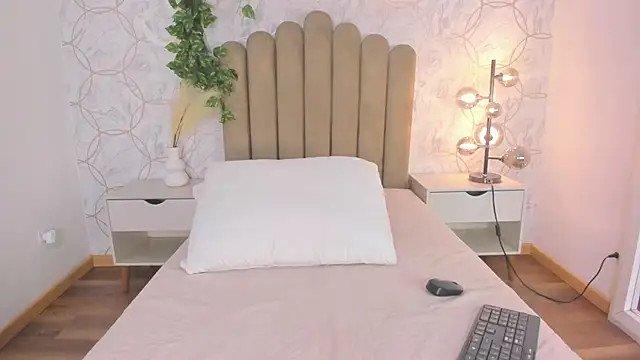 Roma  love online show from November 30, 12:06 pm