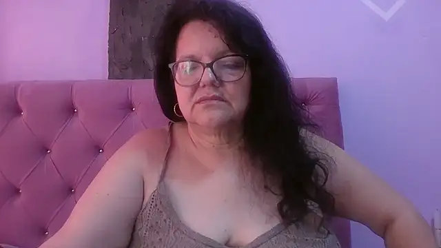 Snapshot of kassandra02 chatting on June 27, 2:01 pm kassandra02 online show from June 27, 2:01 pm