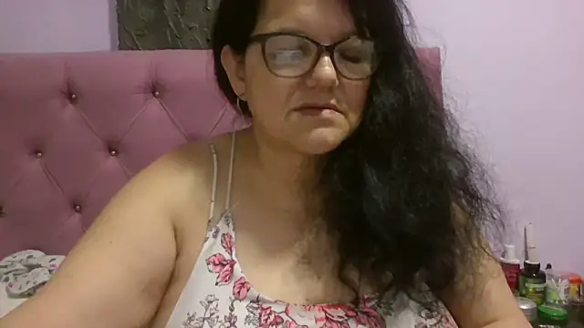 Snapshot of kassandra02 chatting on June 18, 3:05 am kassandra02 online show from June 18, 3:05 am
