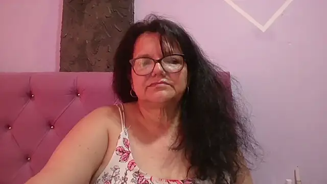 Snapshot of kassandra02 chatting on June 19, 2:56 pm kassandra02 online show from June 19, 2:56 pm