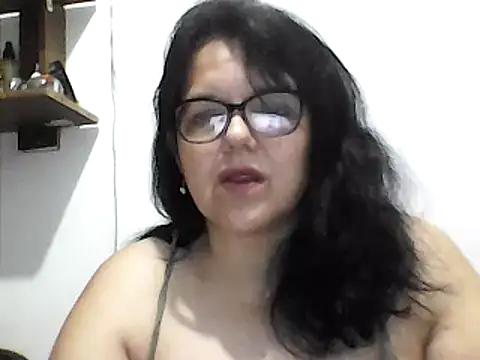 Snapshot of kassandra02 chatting on February 19, 2:01 pm kassandra02 online show from February 19, 2:01 pm
