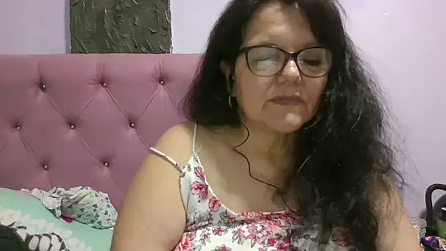 Snapshot of kassandra02 chatting on June 5, 3:33 am kassandra02 online show from June 5, 3:33 am