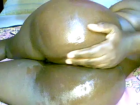 Snapshot of Babyjuliana_ chatting on October 2, 9:01 am Babyjuliana online show from October 2, 9:01 am