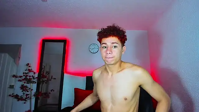 Snapshot of DavidfullOFlove chatting on January 15, 12:51 am DavidfullOFlove online show from January 15, 12:51 am