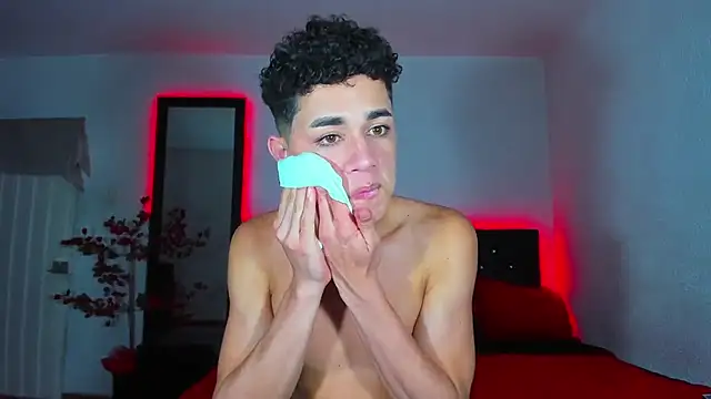 Snapshot of DavidfullOFlove chatting on December 3, 2:22 pm DavidfullOFlove online show from December 3, 2:22 pm