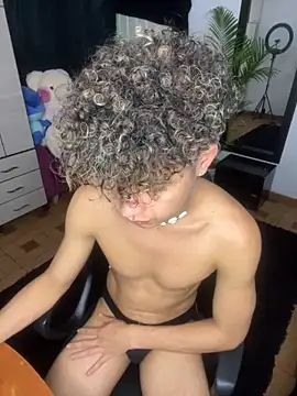 Snapshot of DavidfullOFlove chatting on October 25, 1:38 am DavidfullOFlove online show from October 25, 1:38 am