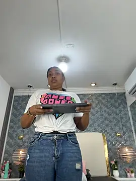 NaiomyLanes online show from April 10, 11:39 am