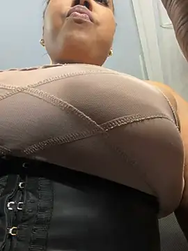 NaiomyLanes online show from March 6, 12:00 pm