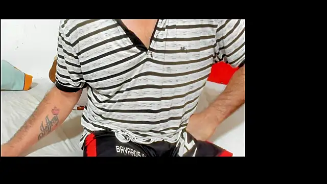 lauren-mark online show from April 15, 5:28 pm