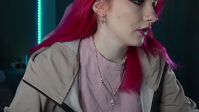 joyhannahh online show from December 17, 6:46 pm