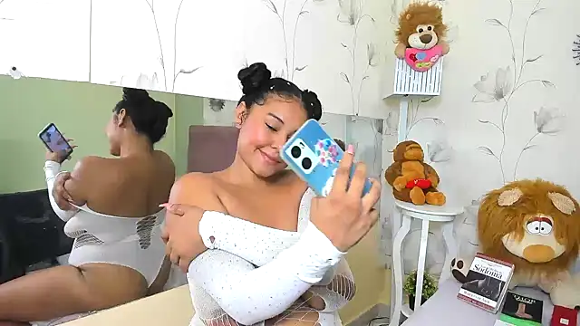 ariel milk online show from February 8, 9:04 pm