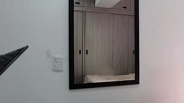 Snapshot of alex_connorr chatting on February 12, 3:27 pm alex connorr online show from February 12, 3:27 pm