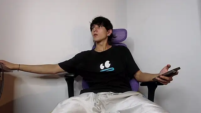 alex connorr online show from December 18, 11:30 pm