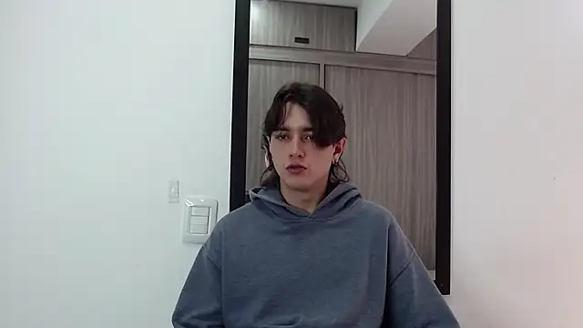 Snapshot of alex_connorr chatting on February 19, 4:00 pm alex connorr online show from February 19, 4:00 pm