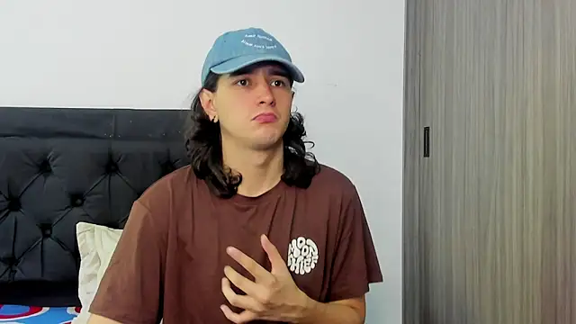 Snapshot of alex_connorr chatting on January 11, 4:03 pm alex connorr online show from January 11, 4:03 pm