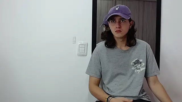 Snapshot of alex_connorr chatting on February 14, 8:37 pm alex connorr online show from February 14, 8:37 pm