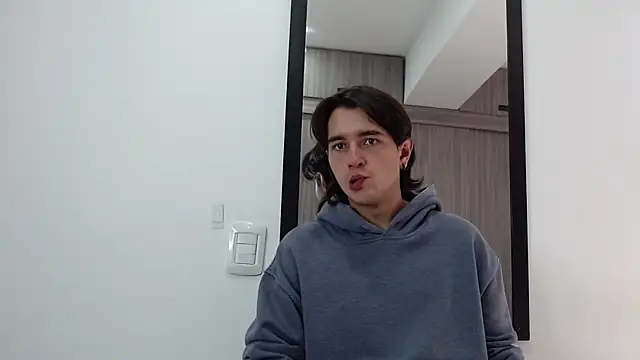 Snapshot of alex_connorr chatting on February 26, 3:21 pm alex connorr online show from February 26, 3:21 pm