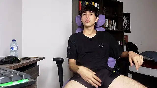 Snapshot of alex_connorr chatting on December 1, 8:53 pm alex connorr online show from December 1, 8:53 pm