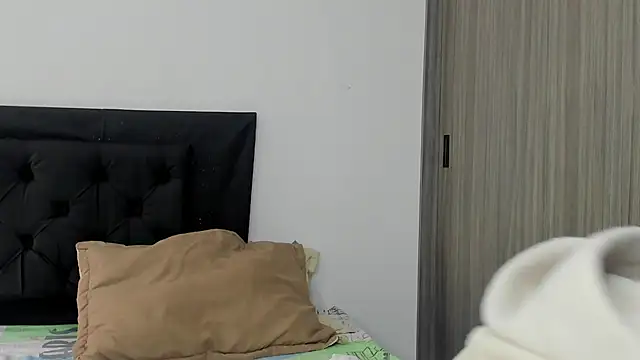 Snapshot of alex_connorr chatting on January 14, 3:15 pm alex connorr online show from January 14, 3:15 pm