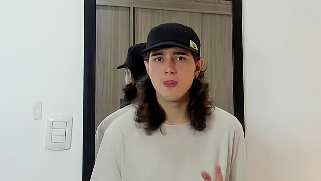 Snapshot of alex_connorr chatting on February 3, 5:14 pm alex connorr online show from February 3, 5:14 pm