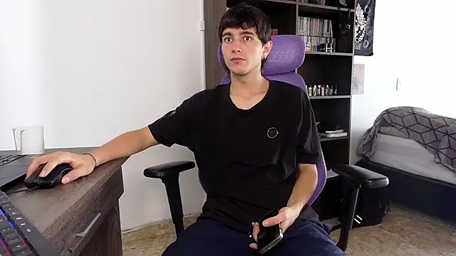 Snapshot of alex_connorr chatting on October 3, 3:13 pm alex connorr online show from October 3, 3:13 pm