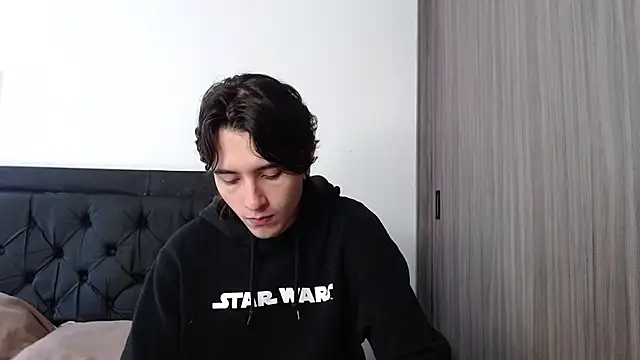 Snapshot of alex_connorr chatting on March 5, 3:07 pm alex connorr online show from March 5, 3:07 pm