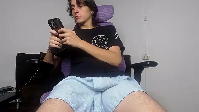 alex connorr online show from May 31, 1:33 am