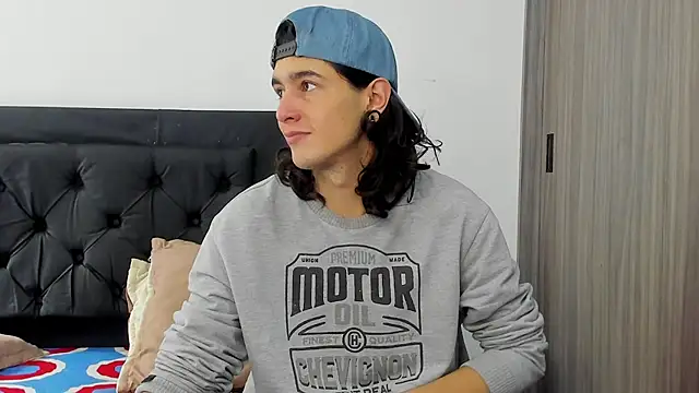 Snapshot of alex_connorr chatting on January 10, 3:16 pm alex connorr online show from January 10, 3:16 pm