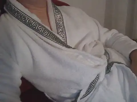 Snapshot of fikoivos chatting on December 16, 9:52 pm fikoivos online show from December 16, 9:52 pm