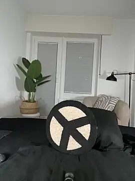 Lena Blom online show from December 22, 9:04 pm