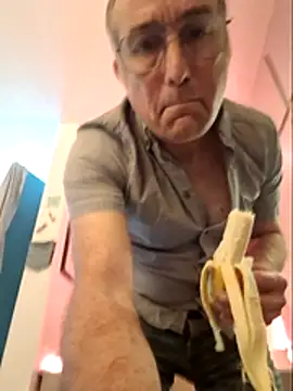 Snapshot of bibananaman chatting on May 26, 1:58 am bibananaman online show from May 26, 1:58 am