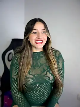 Snapshot of Sophie_spencer1 chatting on June 19, 3:56 am Sophie spencer1 online show from June 19, 3:56 am