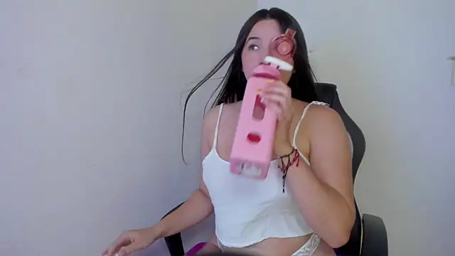 Snapshot of Sophie_spencer1 chatting on November 25, 1:39 am Sophie spencer1 online show from November 25, 1:39 am