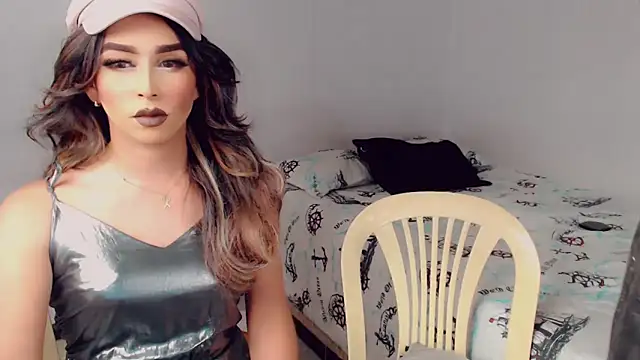 New Dolls online show from November 5, 4:15 am